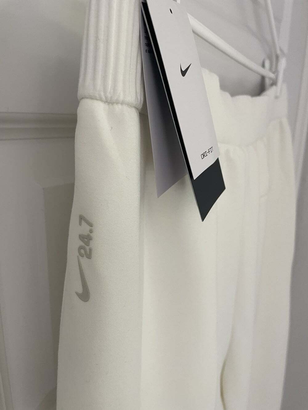 New Nike Dri-FIT 24.7 Impossibly Soft Track Pants Mens XL Off-White Training NWT - Picture 3 of 16